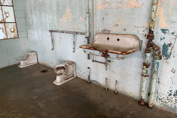 Alcatraz Inside Access Ferry and Audio Tour with Night Option - Is the night option worth the extra cost?