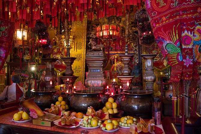 Chinatown Walking Tour: Food, History & Flavor - The guides shape the experience