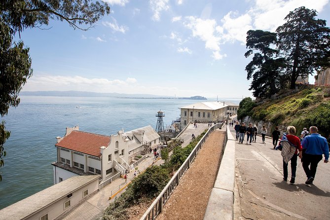 Combo Tour: Alcatraz Island and San Francisco Grand City Tour - Twin Peaks gives the city its big view