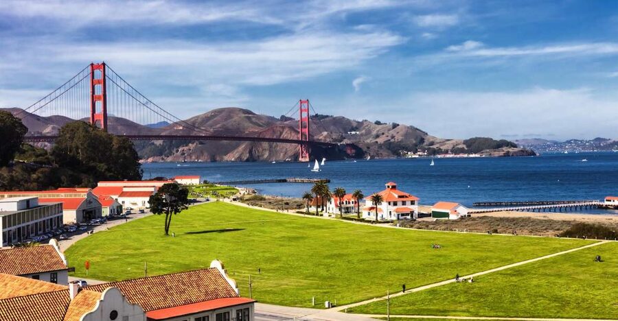 Custom Private Tour in a Luxurious Mercedes - Lombard Street and Chinatown