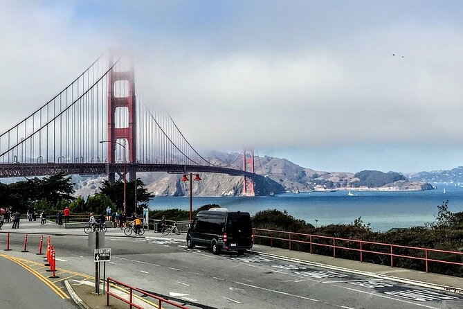 Express San Francisco Layover Tour w Airport Pickup and Dropoff - Lombard Street and Chinatown from the Vehicle
