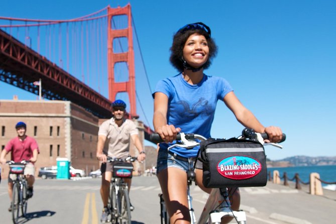 Golden Gate Bridge Guided Bicycle Tour with Lunch at Local Hotspot - Crossing the Golden Gate Bridge by bicycle