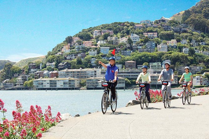 Golden Gate Bridge Guided Bicycle Tour with Lunch at Local Hotspot - The downhill run into Sausalito