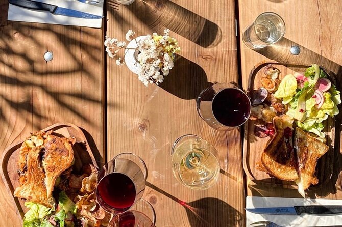 Guided Wine Tasting at Berkeley Wineries with Local Sommelière - Snacks, alcohol, and comfort in the open air