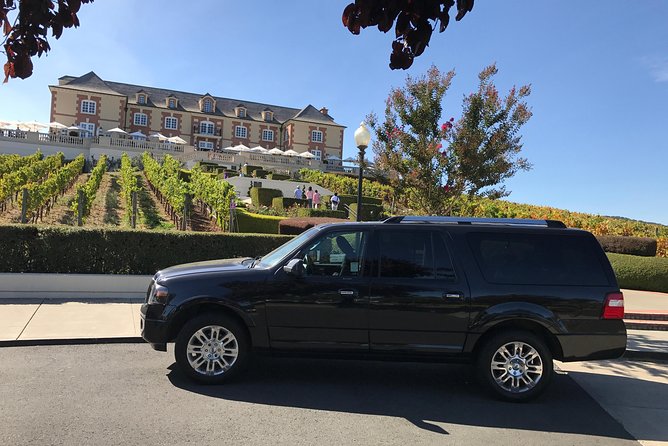 Private Transfer from San Francisco International Airport to San Francisco Hotel - Finding your driver after baggage claim