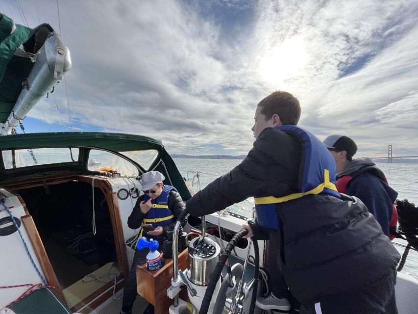 SAN FRANCISCO: (2hr) SUNSET Sailing Experience on SF Bay - Sailing toward the Golden Gate Bridge