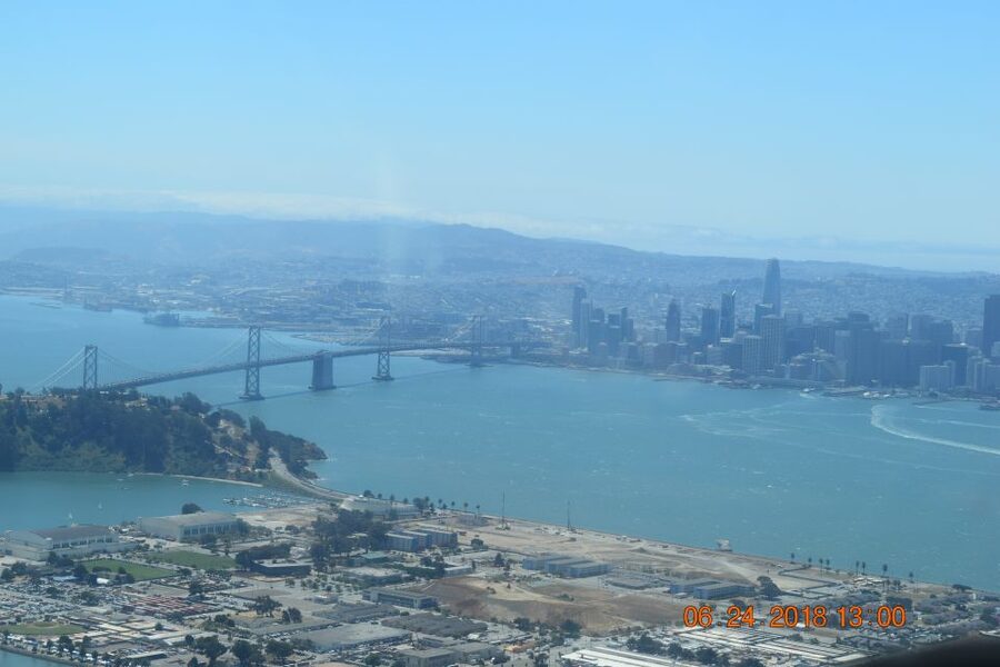 San Francisco: Airplane Private Bay Tour - Golden Gate Bridge and Downtown San Francisco