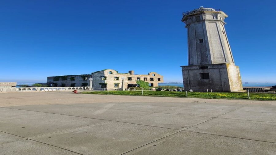 San Francisco: Alcatraz, Muir Woods and Sausalito Day Tour - Inside the cell house with the audio tour