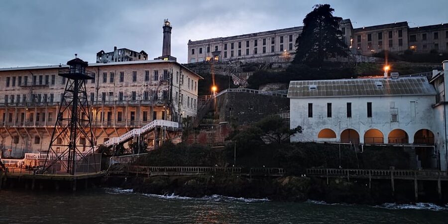 San Francisco: Alcatraz Night Tour with SF Bay Cruise - Why Alcatraz after dark feels different
