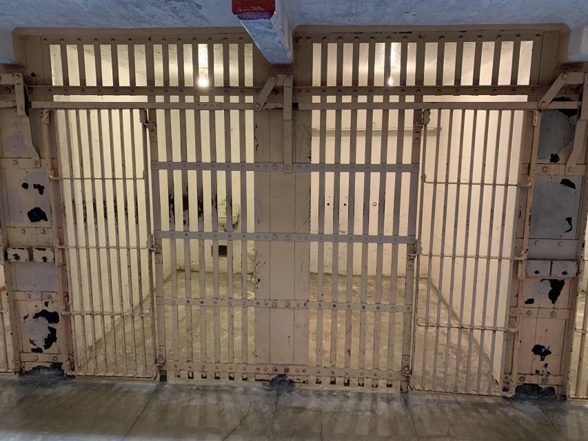 San Francisco: Alcatraz with San Francisco Bay Cruise - The audio tour gives the prison its voice