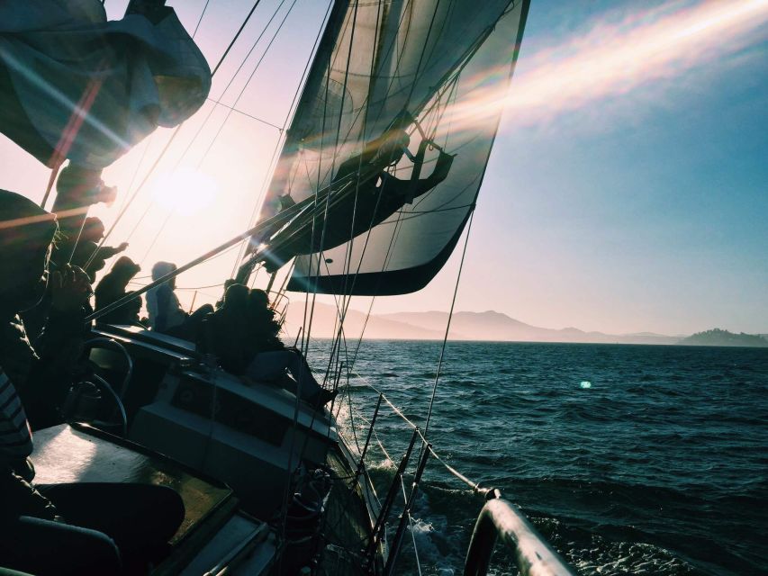 San Francisco: Bay Sailing Tour with Drinks - Why a small sailboat gives you a better bay view