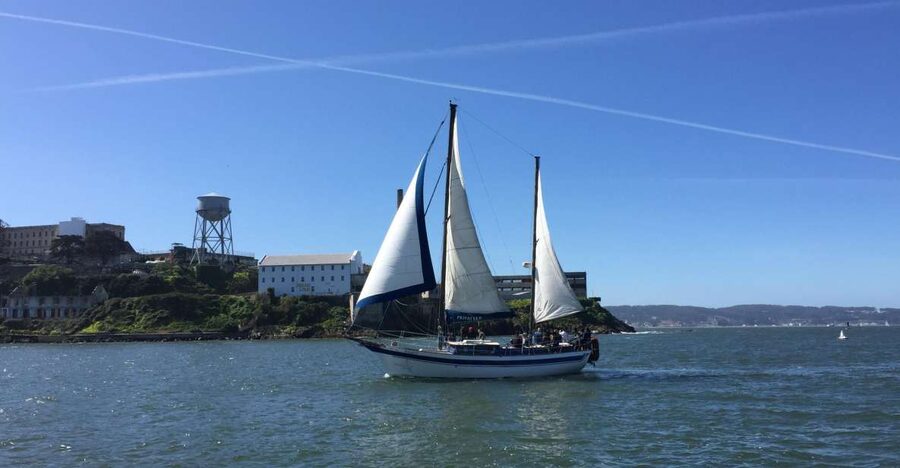 San Francisco: Bay Sailing Tour with Drinks - Leaving the waterfront and raising the sails
