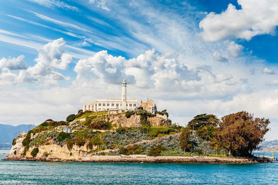 San Francisco: Bay Sailing Tour with Drinks - Sausalito and the approach to the Golden Gate