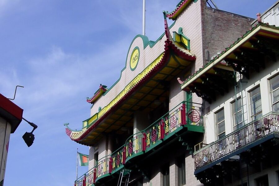 San Francisco: Chinatown Culinary Walking Tour - A Buddhist temple and one of San Francisco’s old cathedrals