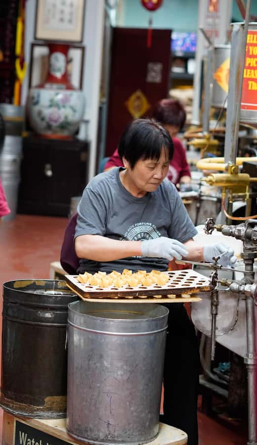 San Francisco: Chinatown Dim Sum and Tea Tour - Bubble tea and Chinatown’s side streets