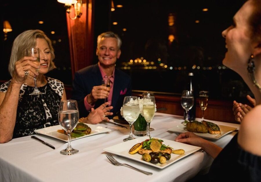 San Francisco: Christmas Day Buffet Brunch or Dinner Cruise - Is $184 a Fair Price?