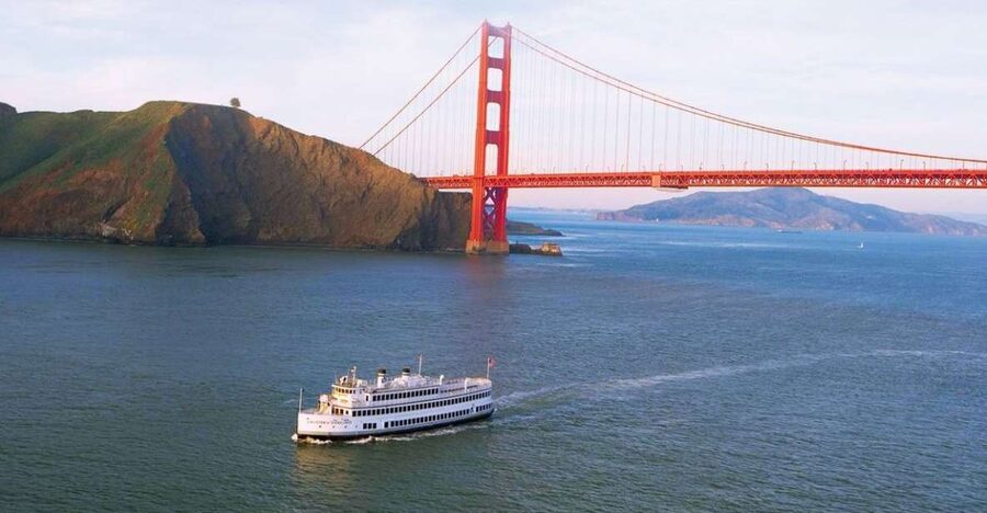 San Francisco: Christmas Day Buffet Brunch or Dinner Cruise - Brunch or Dinner?