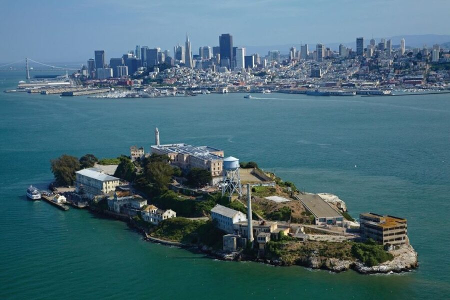 San Francisco: City Tour and Alcatraz Entrance Ticket Combo - Crossing the bay to Alcatraz