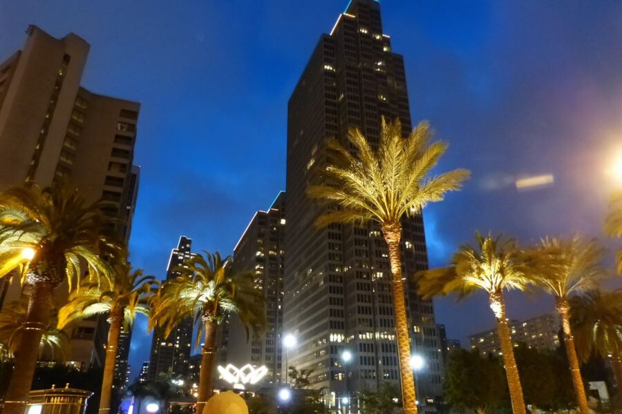 San Francisco Double Decker Bus Night Tour - Who should book this San Francisco tour?