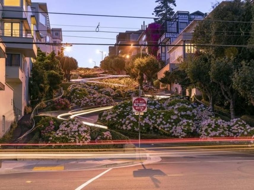 San Francisco : Downtown Private Walking Tour With A Guide - Crossing into North Beach’s Italian quarter