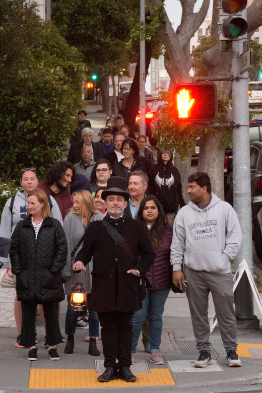 San Francisco Ghost Hunt: Haunted History Walking Tour - Walking through Pacific Heights after dark
