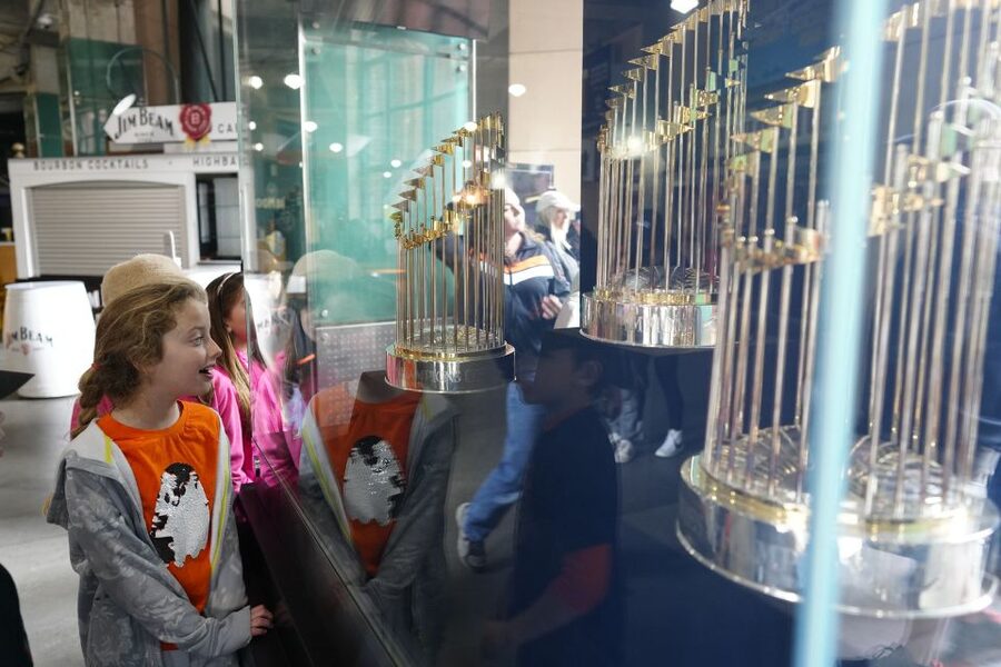 San Francisco: Giants Oracle Park Ballpark Tour - Meeting at the Juan Marichal Statue