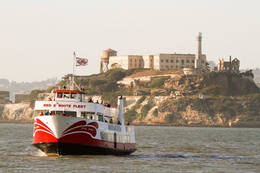 San Francisco: Golden Gate Bay Cruise - Under the Golden Gate Bridge