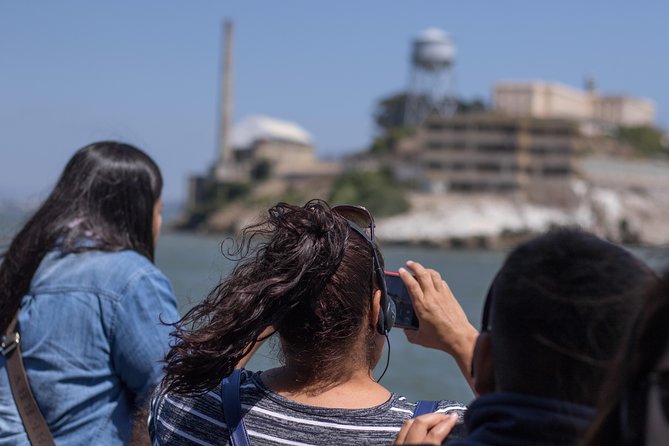 San Francisco: Golden Gate Bay Cruise (60 Minutes) - Sausalito and the Marin Headlands add a softer view