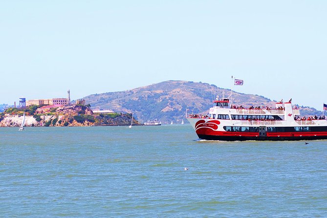 San Francisco: Golden Gate Bay Cruise (60 Minutes) - Alcatraz comes close on the return leg