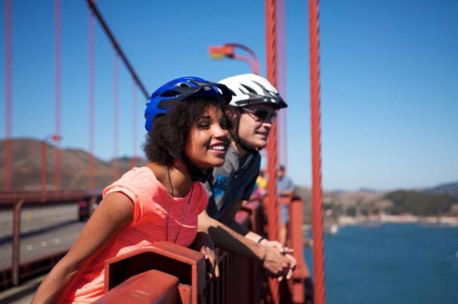 San Francisco: Golden Gate Bridge to Sausalito Bike Tour - Crossing the Golden Gate Bridge