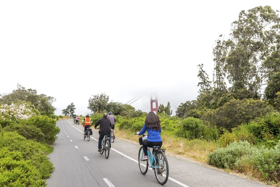San Francisco: Golden Gate Bridge to Sausalito Cycling Tour - Fort Point puts the bridge in perspective