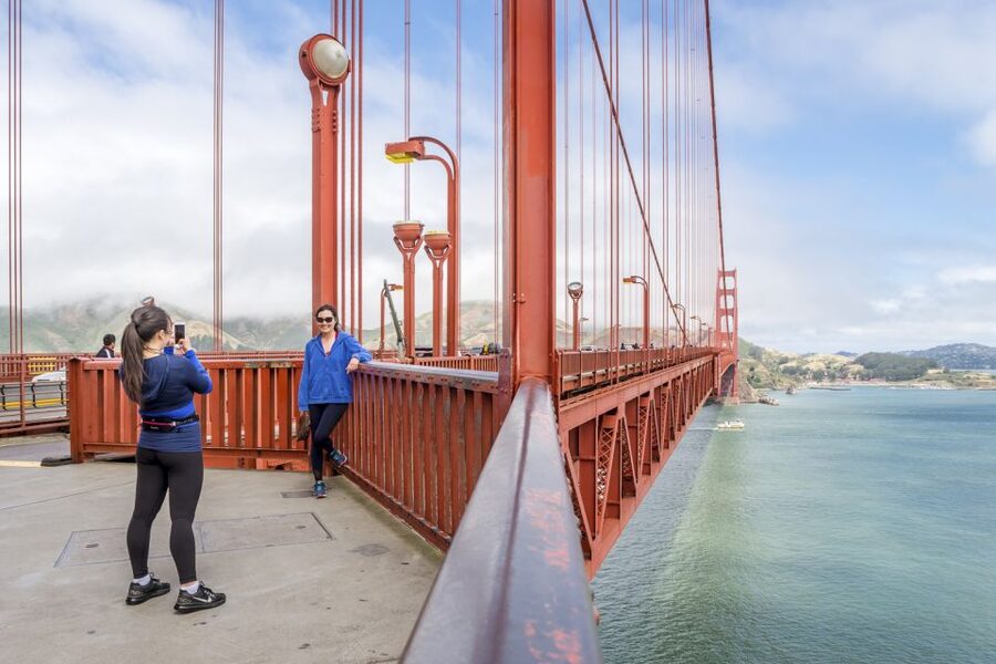San Francisco: Golden Gate Bridge to Sausalito Cycling Tour - Crossing the Golden Gate Bridge by bicycle