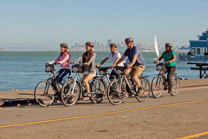 San Francisco Golden Gate To Sausalito Bike Tour - Marina Green and the Palace of Fine Arts