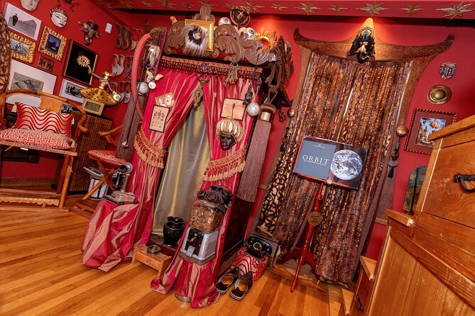 San Francisco Gregangelo Museum - Immersive Interior Art Tour - Entering the private home at 225 San Leandro Way