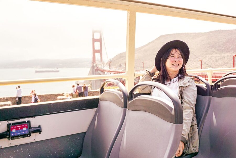 San Francisco: Hop-On Hop-Off Sightseeing Tour with 17 Stops - Palace of Fine Arts, the Marina, and Lombard Street