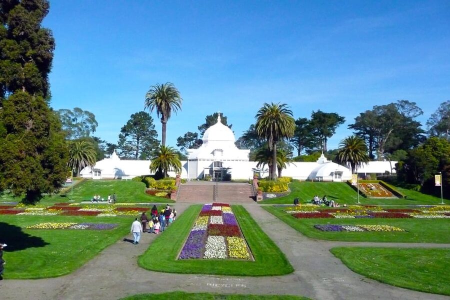 San Francisco: Hop-On Hop-Off Tour with Optional Night Tour - What the multilingual commentary adds