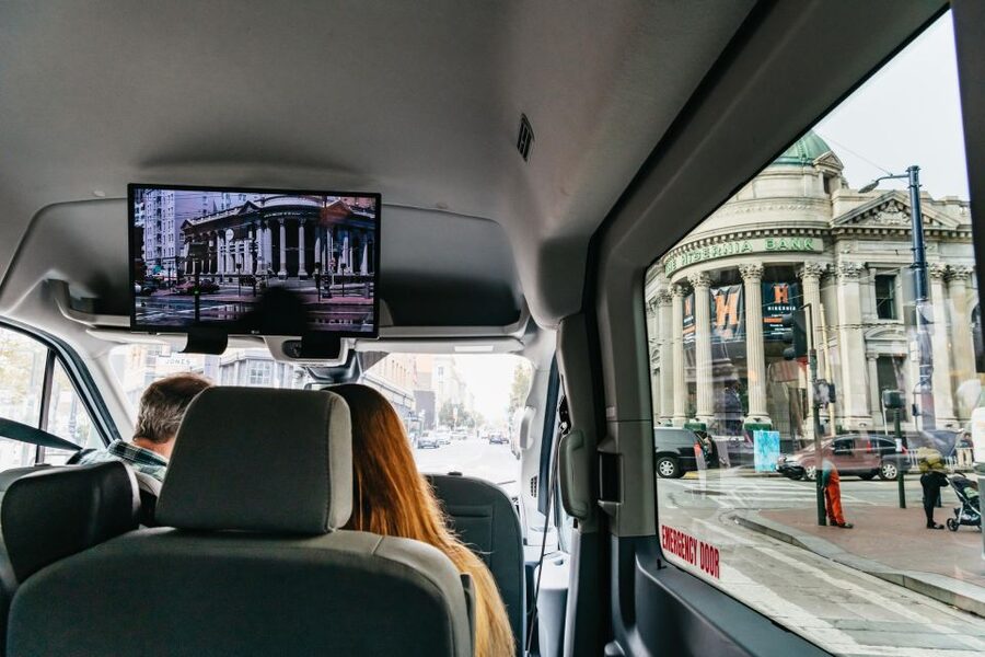 San Francisco: Movie Filming Locations Bus Tour - Union Square, Alamo Square, and City Hall