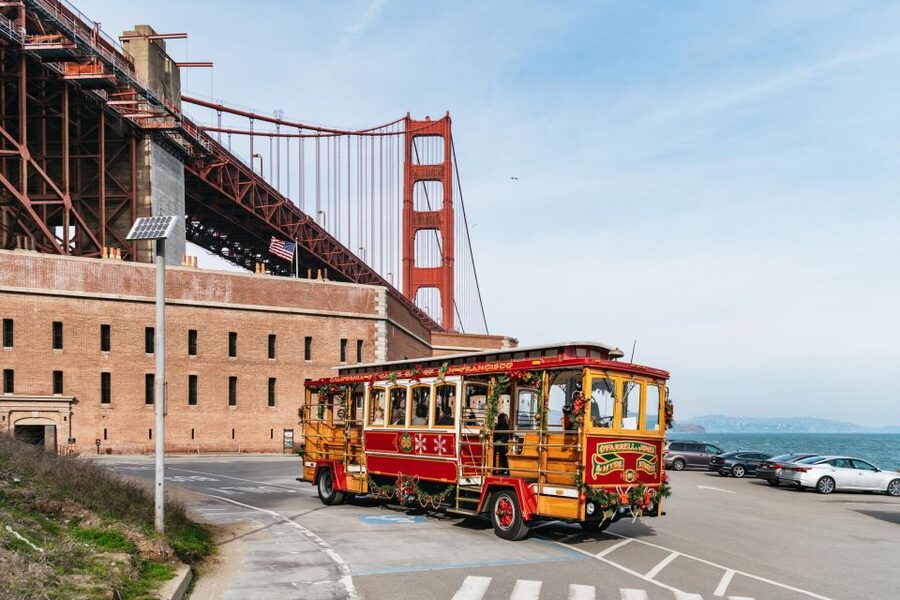 San Francisco: Movie Filming Locations Bus Tour - Starting at Pier 43 1/2 and Fisherman’s Wharf