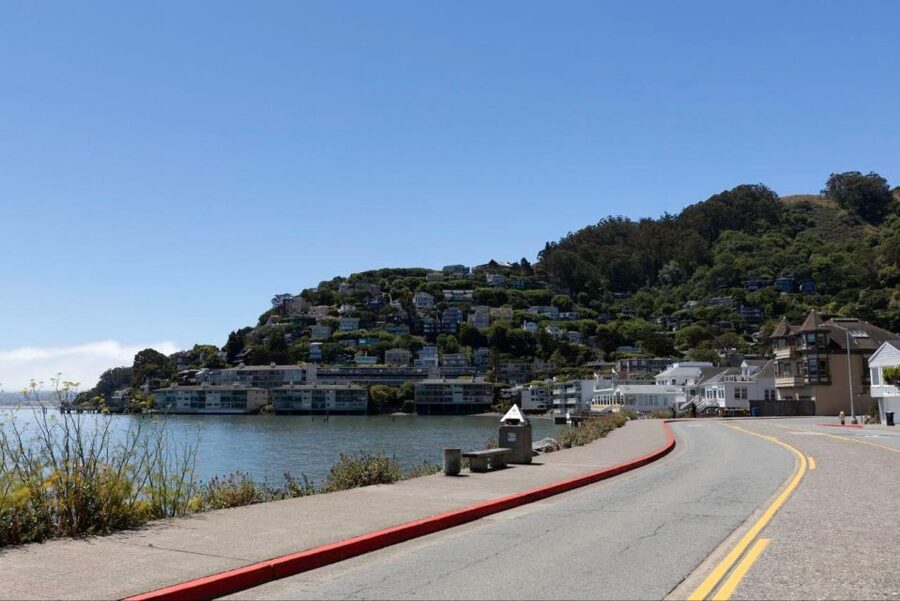 San Francisco: Muir Woods and Sausalito Entry Fee Included - Entering Muir Woods National Monument