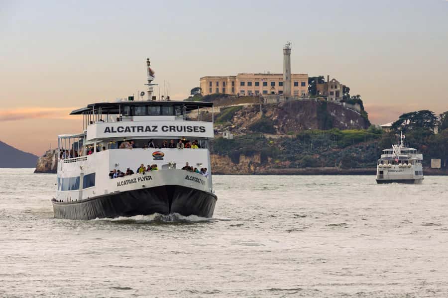 San Francisco: Muir Woods & Sausalito Tour w/Alcatraz Option - Who should book this tour