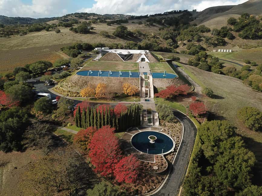 San Francisco: Napa and Sonoma Valley Wine Tour - Sonoma Plaza gives you the day’s breathing room