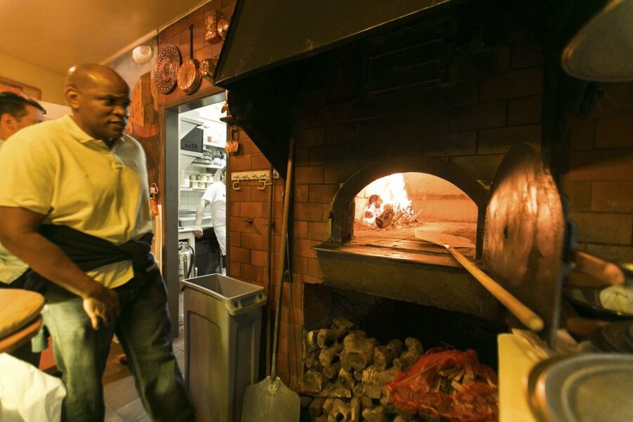 San Francisco: North Beach Curated Multi-Course Foodie Tour - Why the four-person limit matters