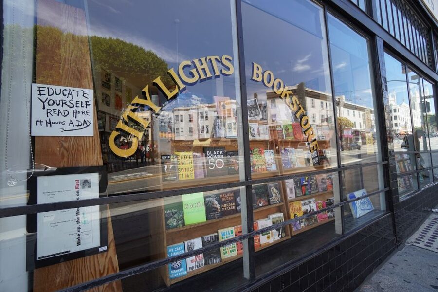 San Francisco: North Beach Food and History Walking Tour - Seeing North Beach through its churches and cafés