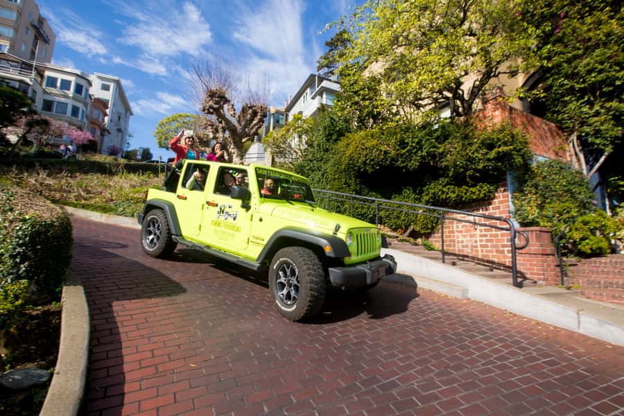 San Francisco: Private City Highlights Tour in a Jeep - North Beach, Chinatown, and Lombard Street
